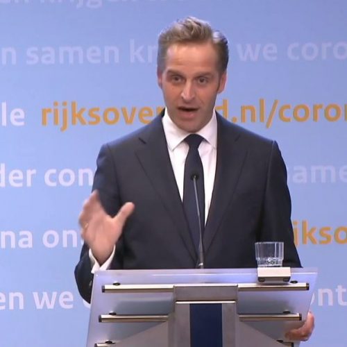 minister De Jonge tijdens persconferentie